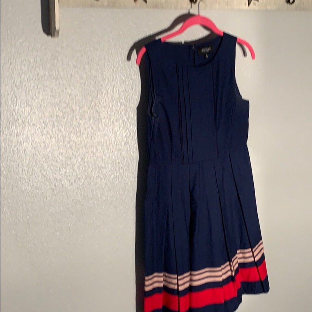Sleeveless dress
